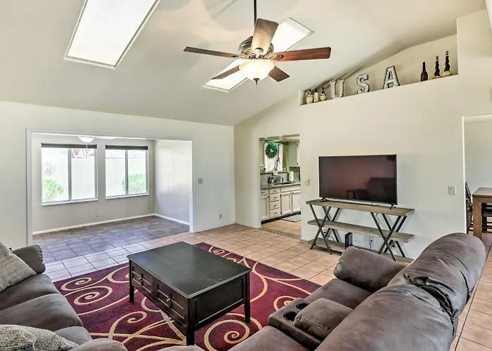 Holiday home 3 Mi To Marina: Havasu W/ Heated Pool *